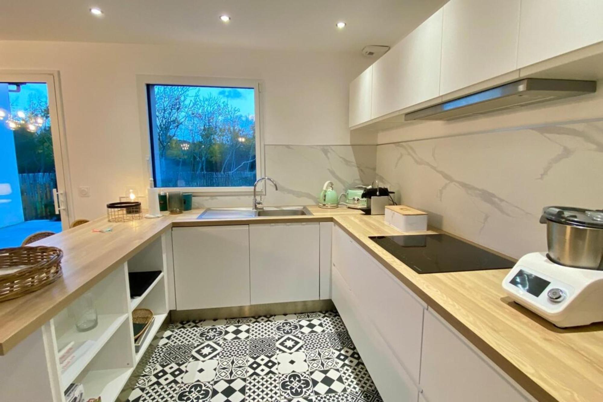 Superb Cottage For 4 People With Views Of The Dunes Merlimont Bagian luar foto