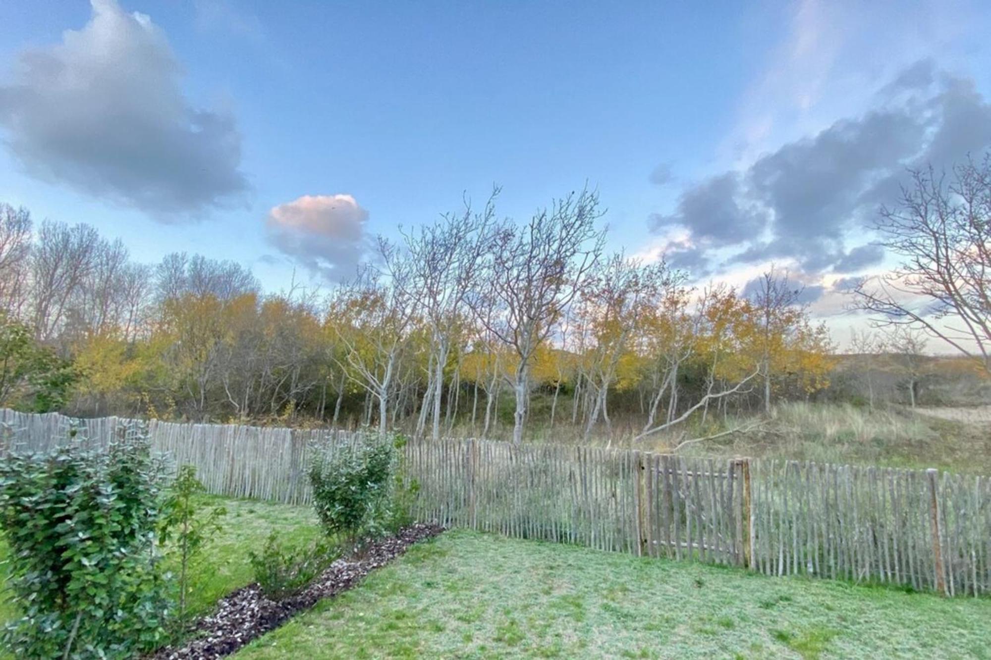 Superb Cottage For 4 People With Views Of The Dunes Merlimont Bagian luar foto