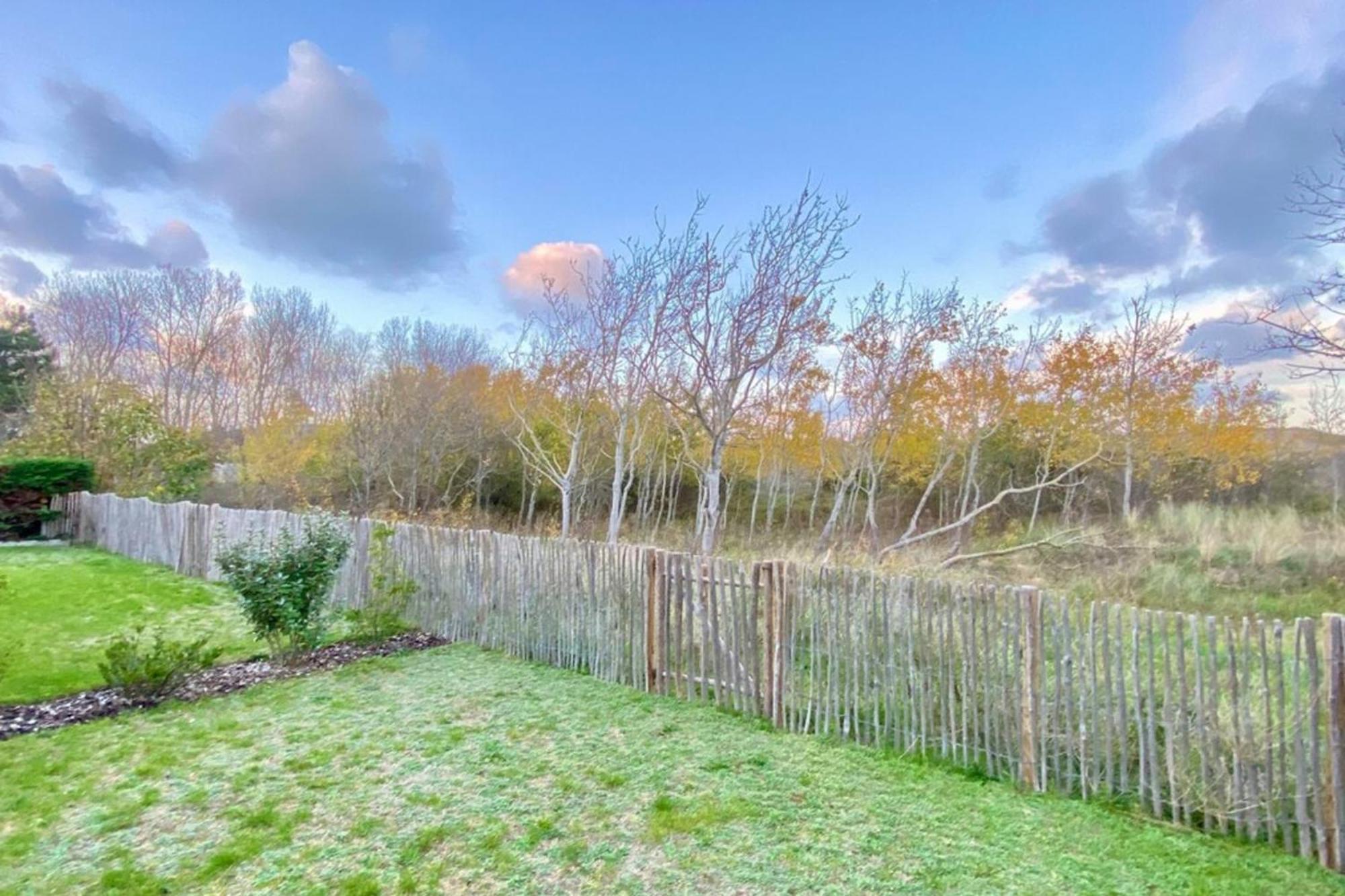 Superb Cottage For 4 People With Views Of The Dunes Merlimont Bagian luar foto